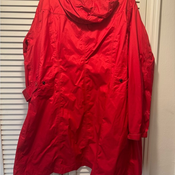 Eddie Bauer Women's Vibrant Red Rain Jacket - Picture 5 of 5